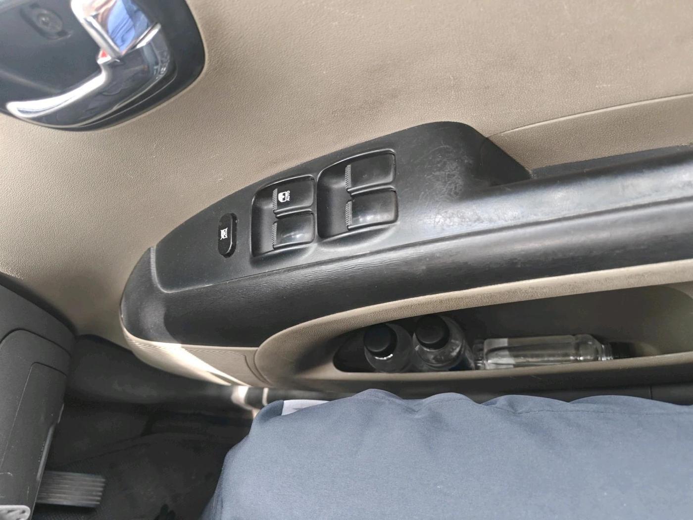 2016 Hyundai i10 SPORTZ 1.1, Petrol, Manual, 85,150 km, interior