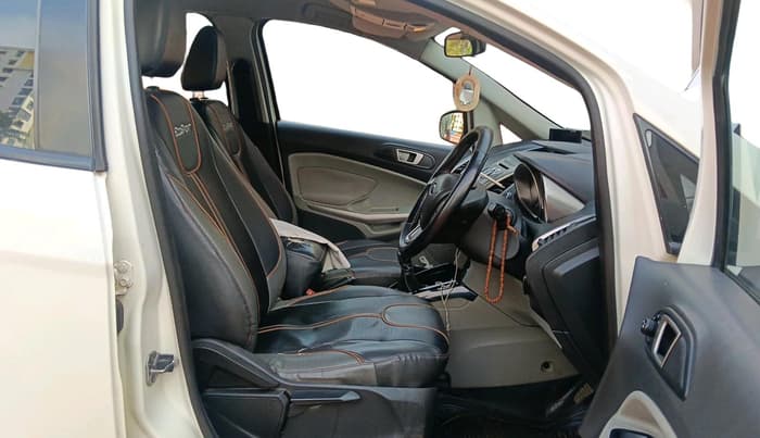 2013 Ford Ecosport TITANIUM 1.5L DIESEL, Diesel, Manual, 2,11,558 km, interior