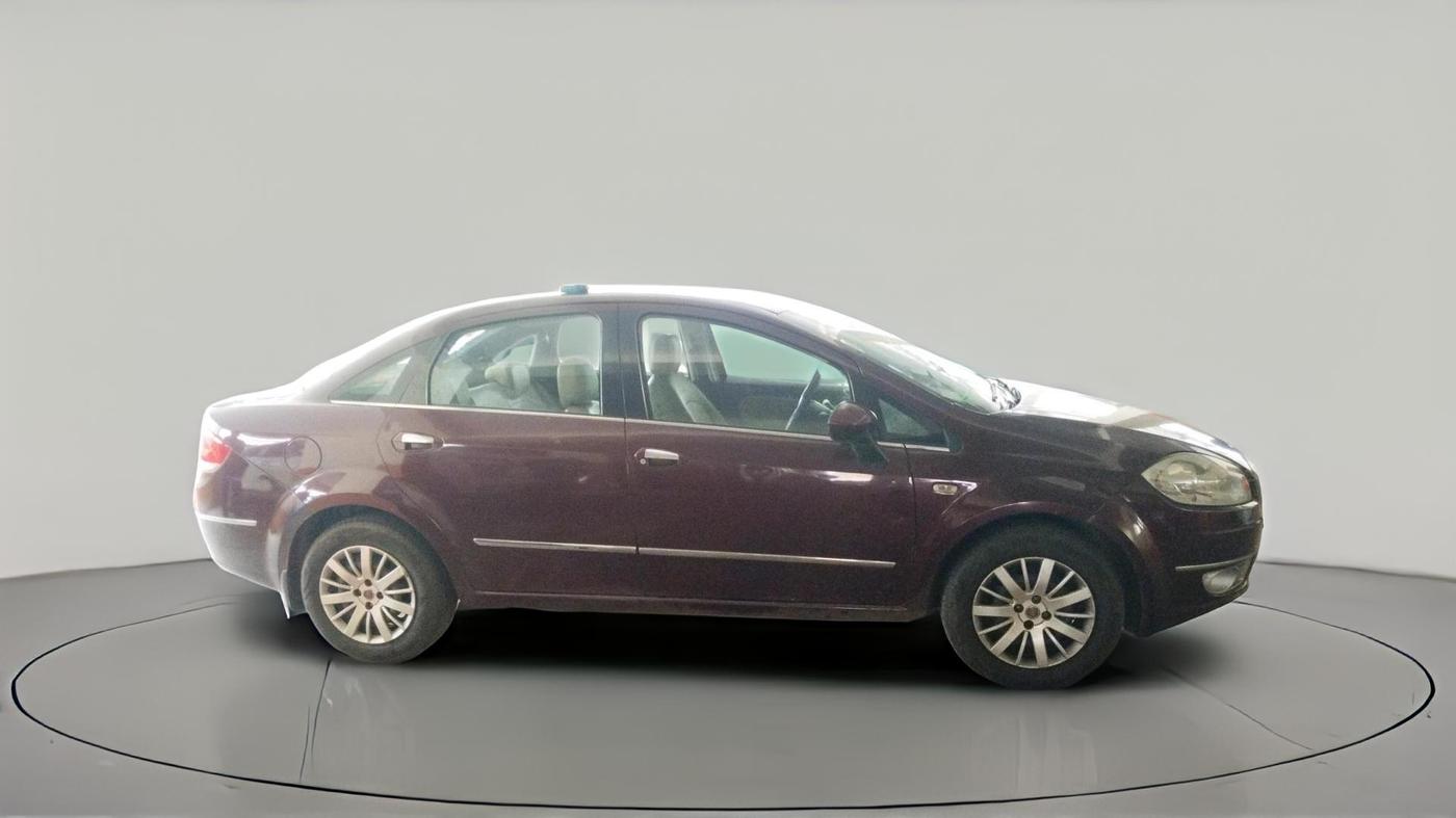 2011 Fiat Linea EMOTION 1.3, Diesel, Manual, 95,000 km, exterior