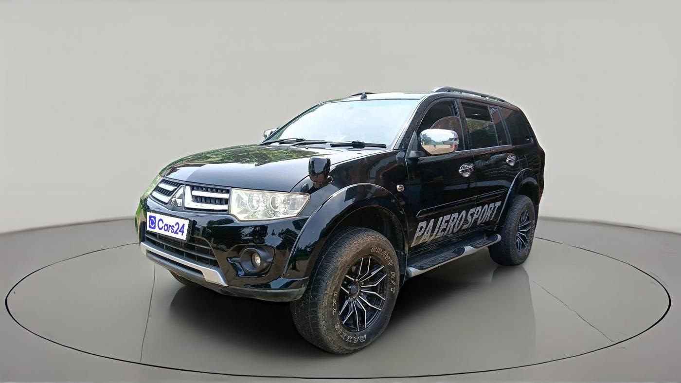 2015 Mitsubishi Pajero Sport 2.5 AT 4X2, Diesel, Automatic, 1,32,777 km, exterior