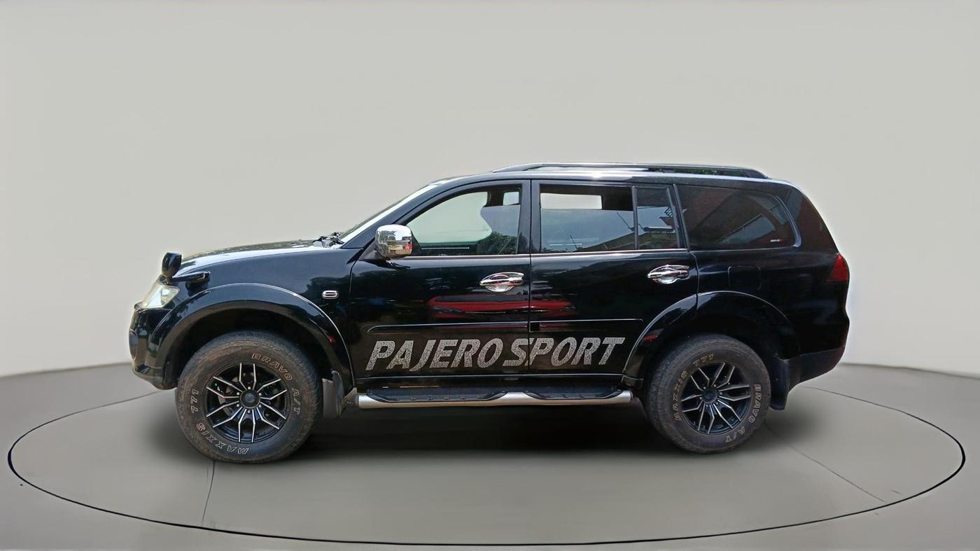 2015 Mitsubishi Pajero Sport 2.5 AT 4X2, Diesel, Automatic, 1,32,777 km, exterior
