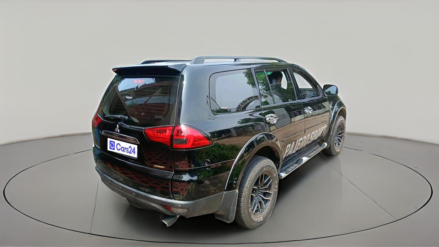 2015 Mitsubishi Pajero Sport 2.5 AT 4X2, Diesel, Automatic, 1,32,777 km, exterior
