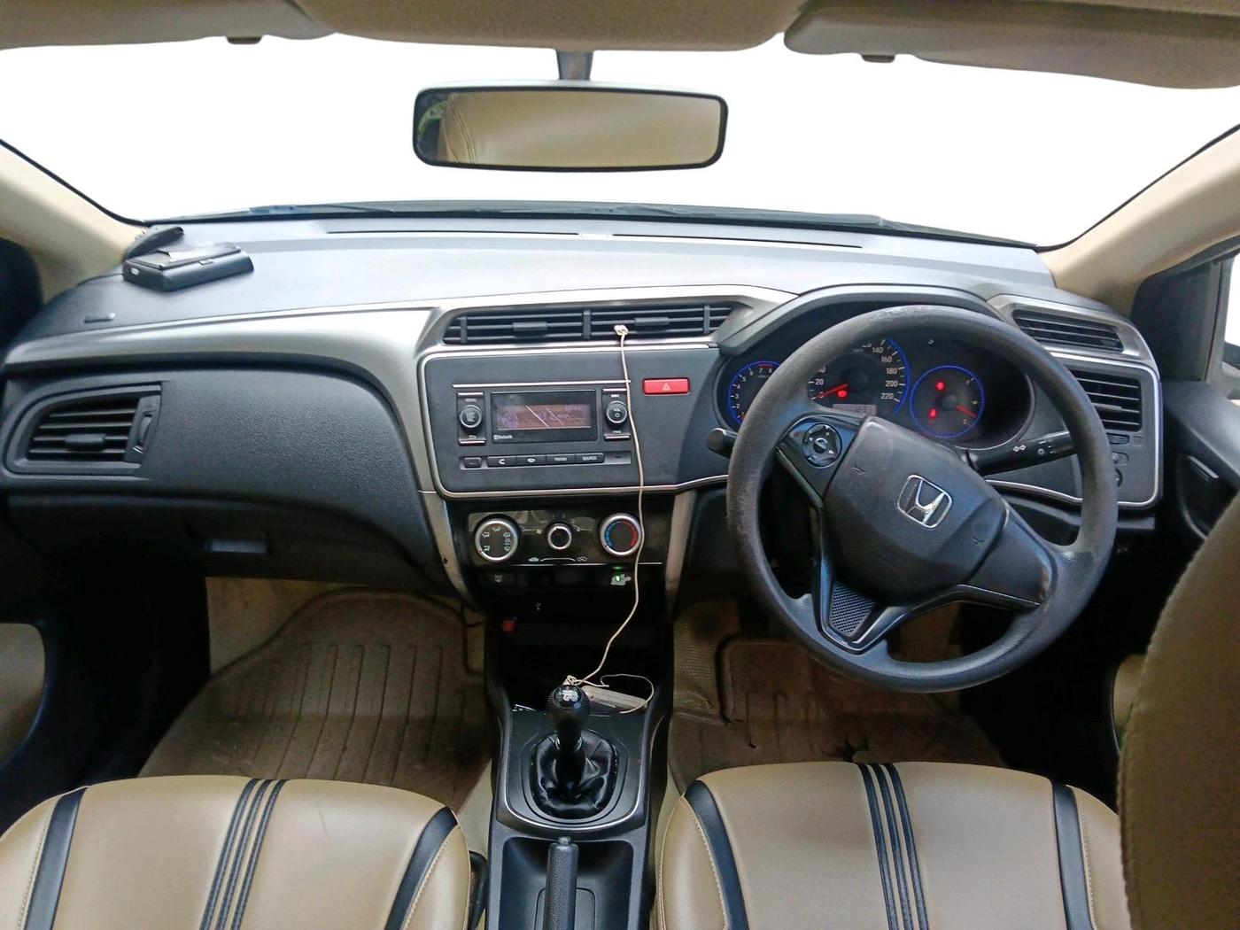 2014 Honda City 1.5L I-VTEC S MT, Petrol, Manual, 1,72,901 km, interior