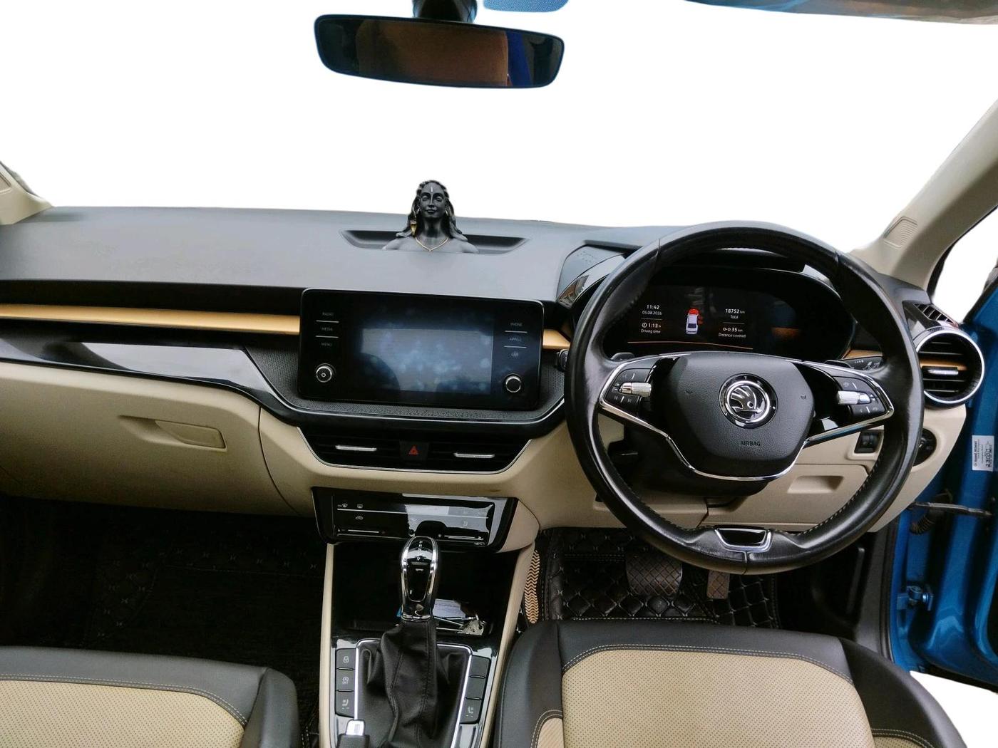 2023 Skoda SLAVIA STYLE 1.0L TSI AT, Petrol, Automatic, 18,752 km, interior