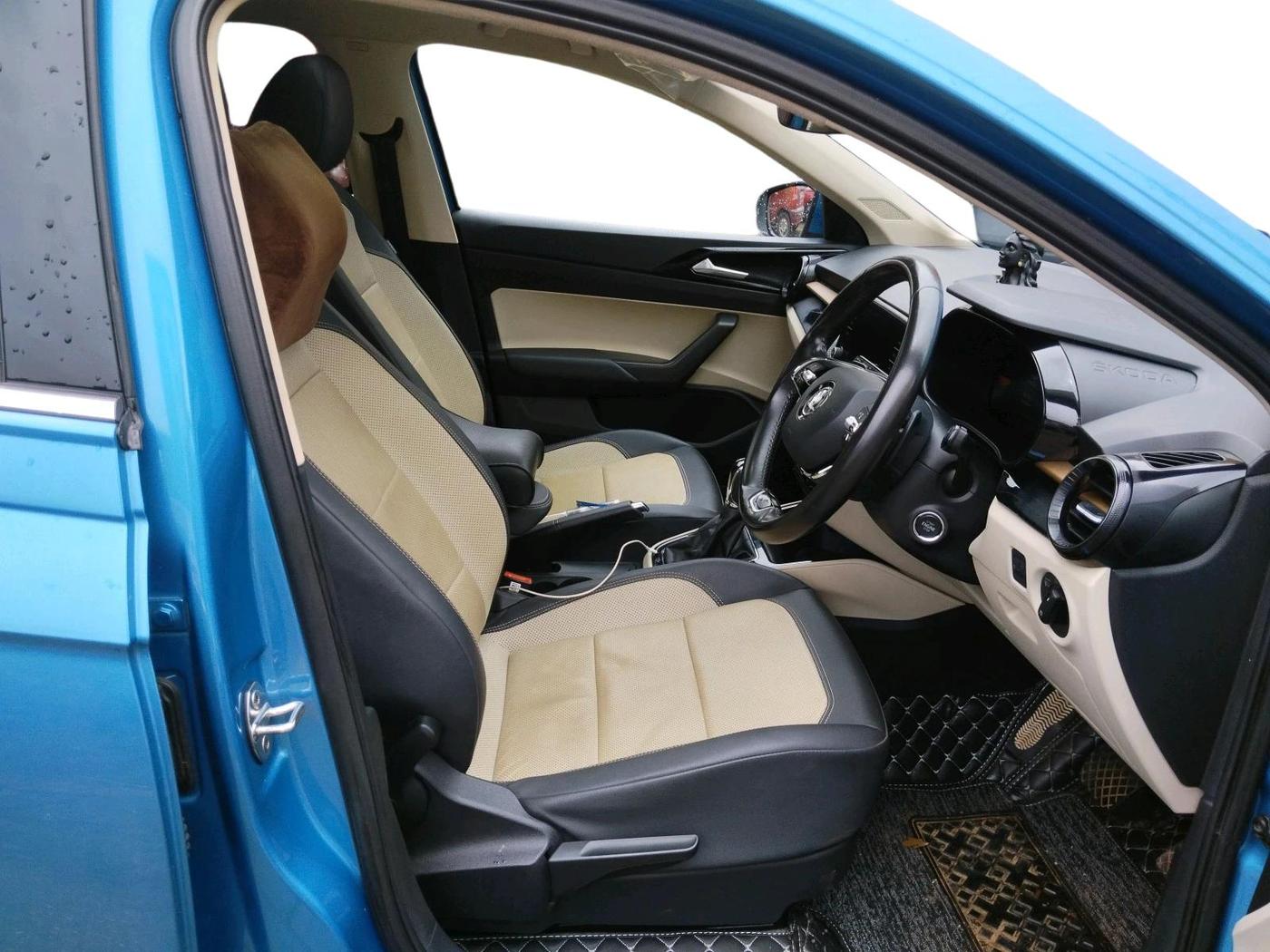 2023 Skoda SLAVIA STYLE 1.0L TSI AT, Petrol, Automatic, 18,752 km, interior