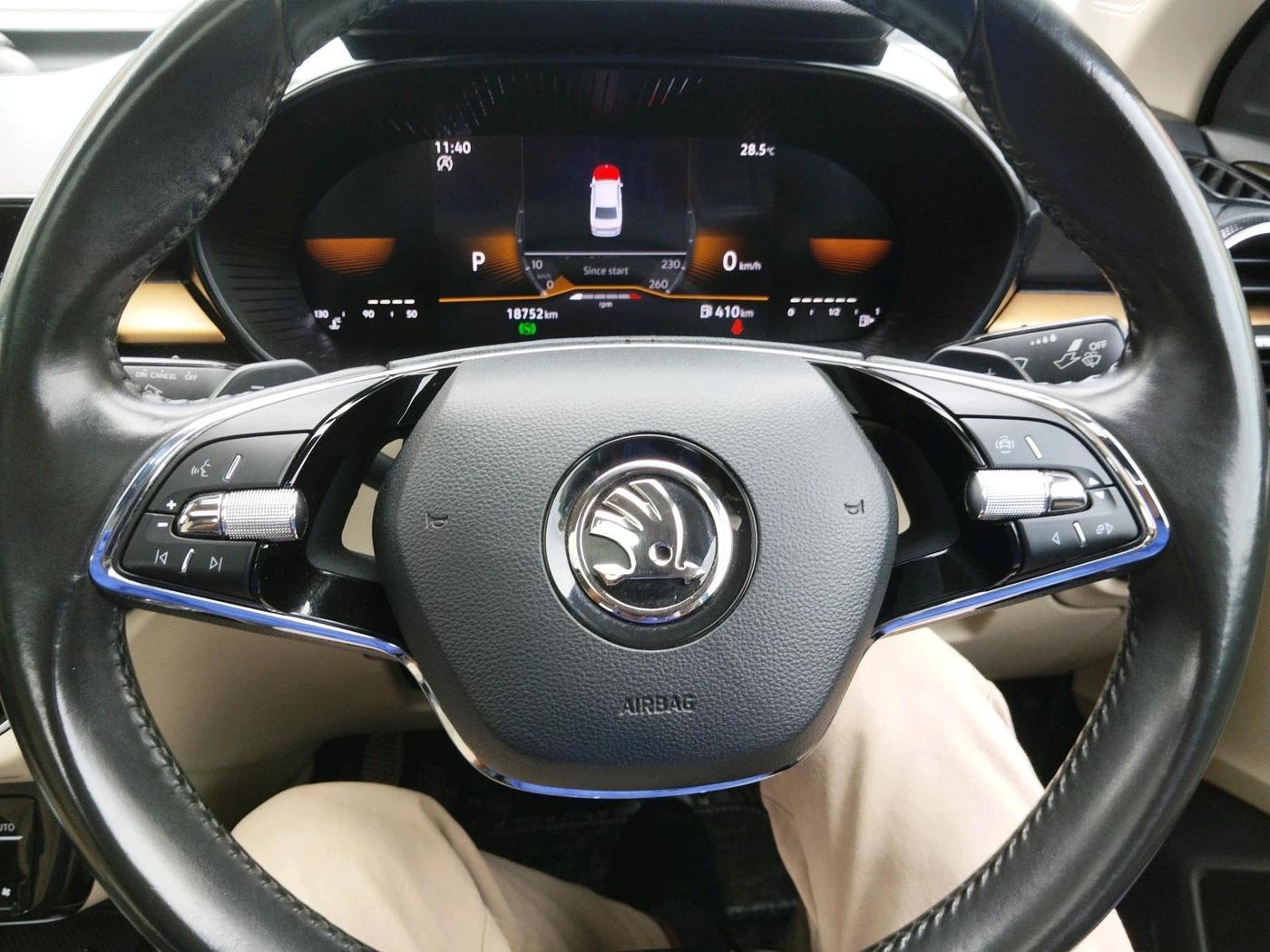 2023 Skoda SLAVIA STYLE 1.0L TSI AT, Petrol, Automatic, 18,752 km, interior