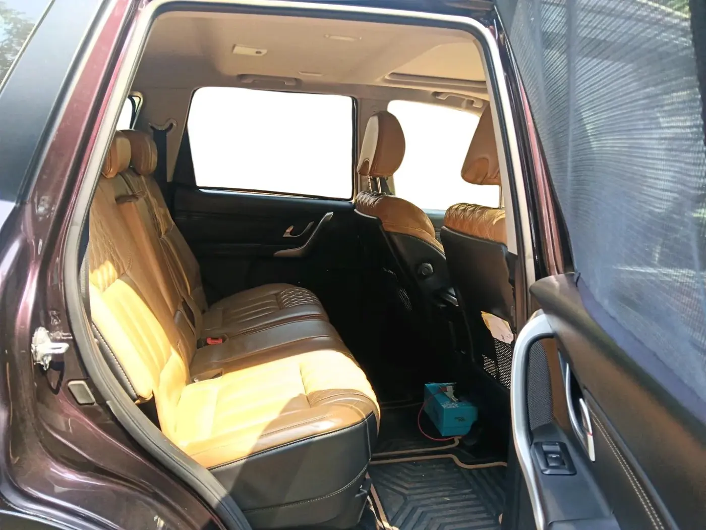2018 Mahindra XUV500 W11, Diesel, Manual, 1,17,900 km, interior