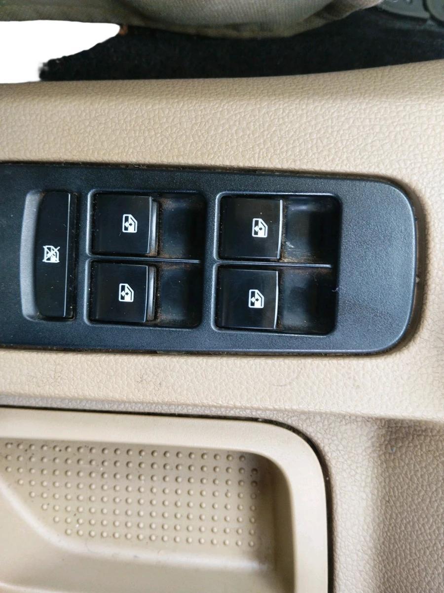 2016 Mahindra TUV300 T8 AMT, Diesel, Automatic, 58,773 km, interior