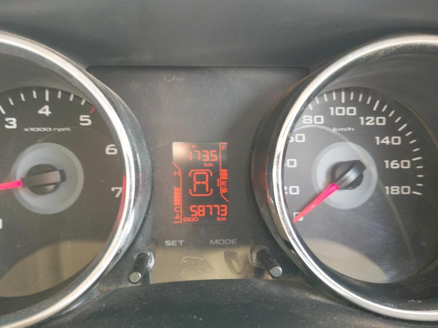 2016 Mahindra TUV300 T8 AMT, Diesel, Automatic, 58,773 km, interior