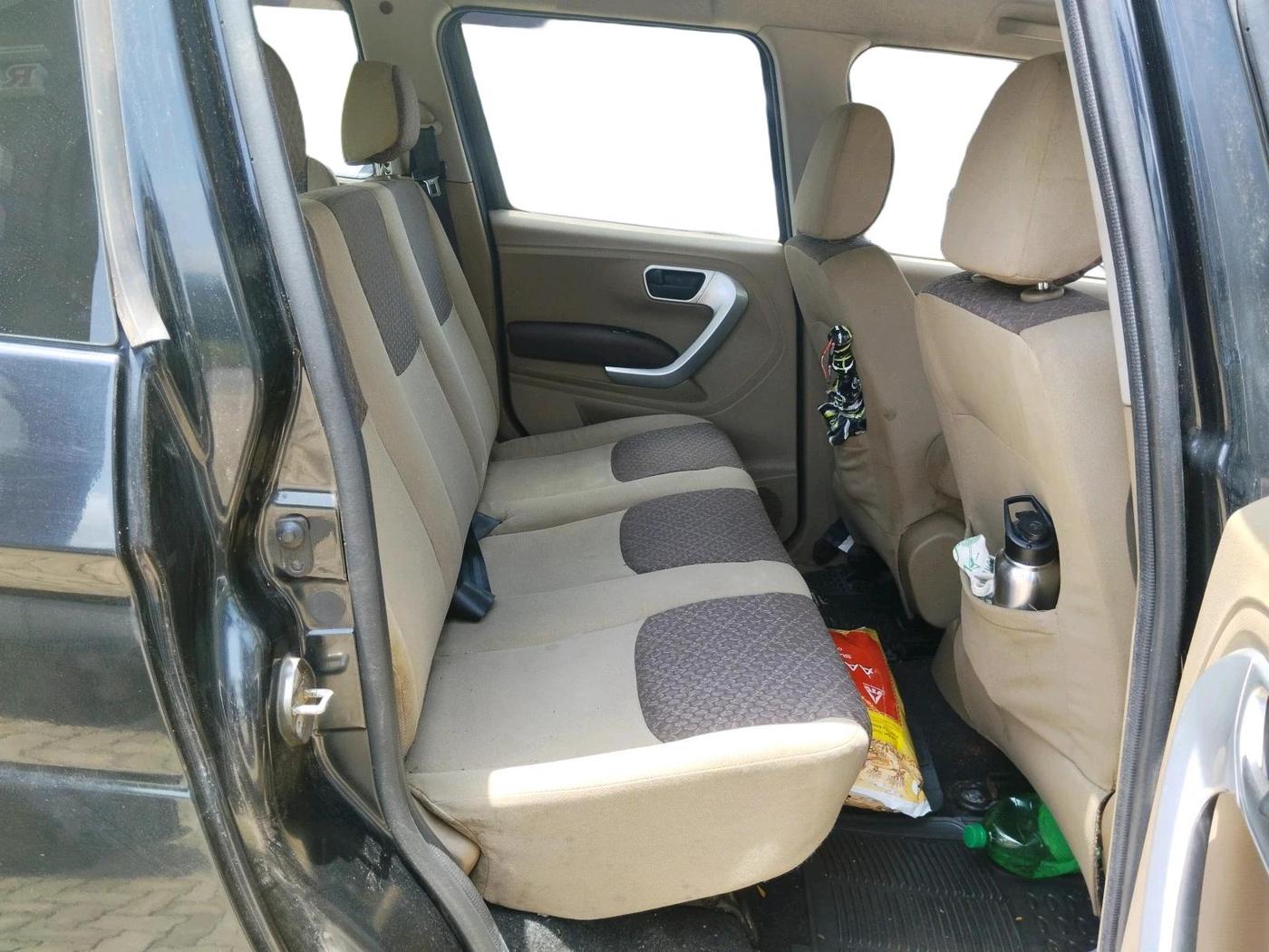 2016 Mahindra TUV300 T8 AMT, Diesel, Automatic, 58,773 km, interior