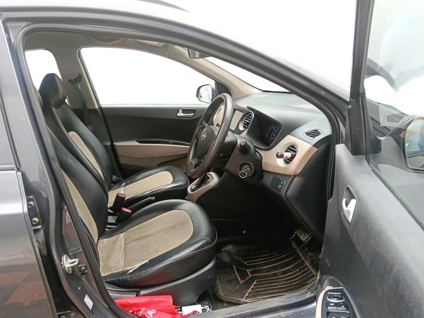 2018 Hyundai Grand i10 SPORTZ AT 1.2 KAPPA VTVT, Petrol, Automatic, 77,905 km, interior