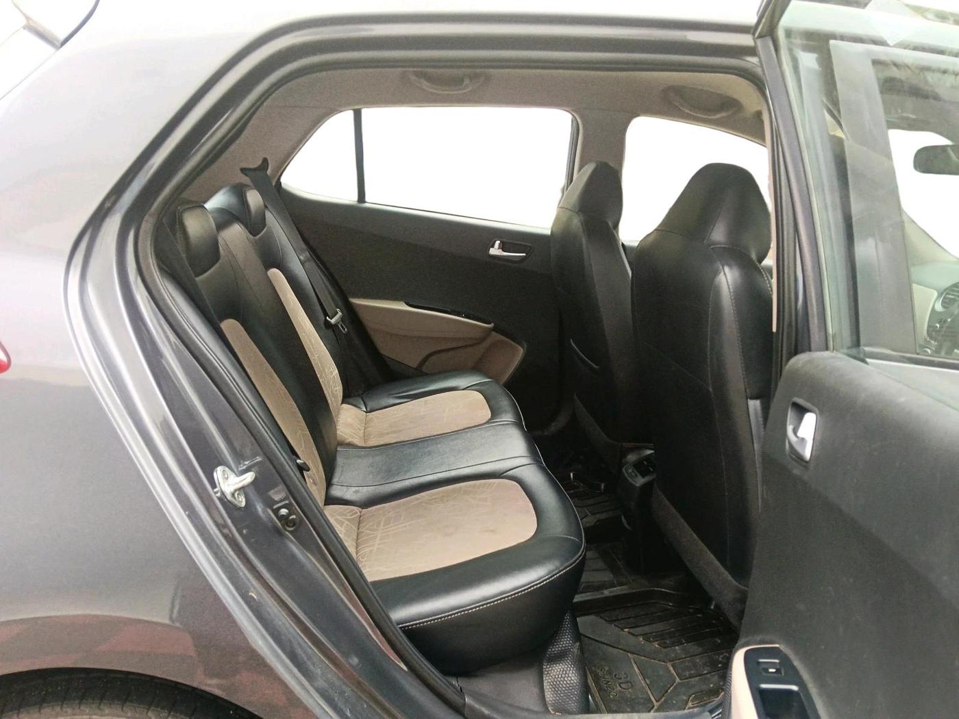 2018 Hyundai Grand i10 SPORTZ AT 1.2 KAPPA VTVT, Petrol, Automatic, 77,905 km, interior