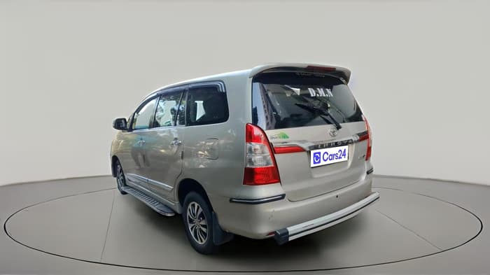 2015 Toyota Innova 2.5 VX 7 STR, Diesel, Manual, 76,549 km, exterior