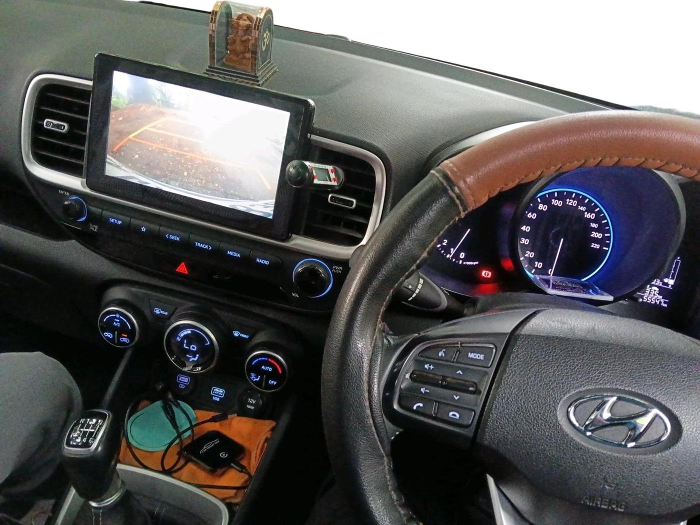 2019 Hyundai VENUE SX 1.0 TURBO, Petrol, Manual, 55,547 km, interior