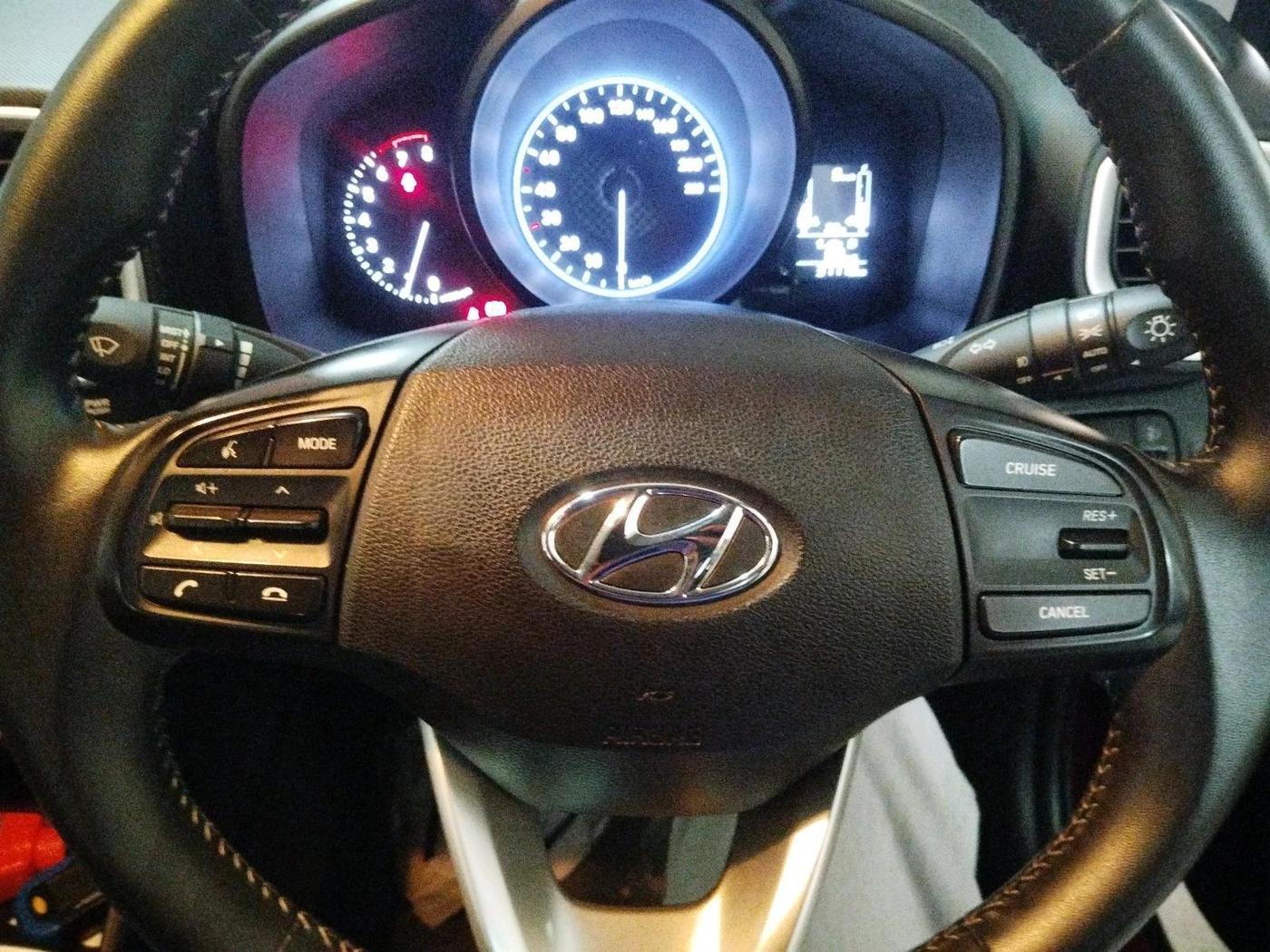 2019 Hyundai VENUE SX 1.0 TURBO, Petrol, Manual, 37,778 km, interior