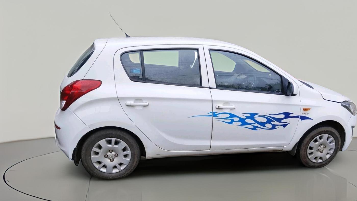 2013 Hyundai i20 MAGNA 1.2, Petrol, Manual, 64,084 km, exterior