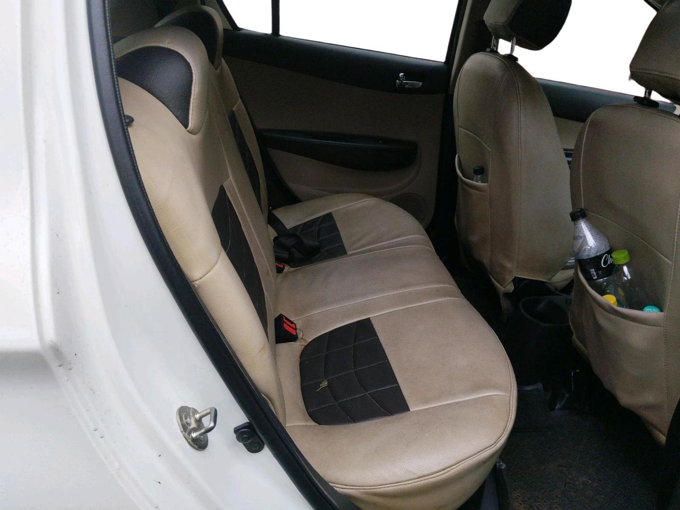 2013 Hyundai i20 MAGNA 1.2, Petrol, Manual, 64,084 km, interior