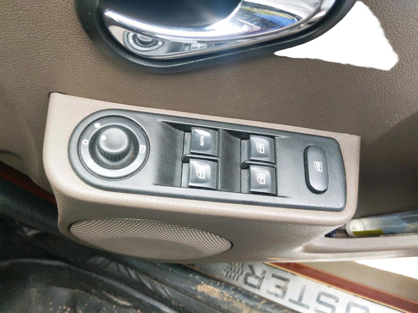 2017 Renault Duster 110 PS RXZ 4X2 AMT DIESEL, Diesel, Automatic, 1,05,954 km, interior
