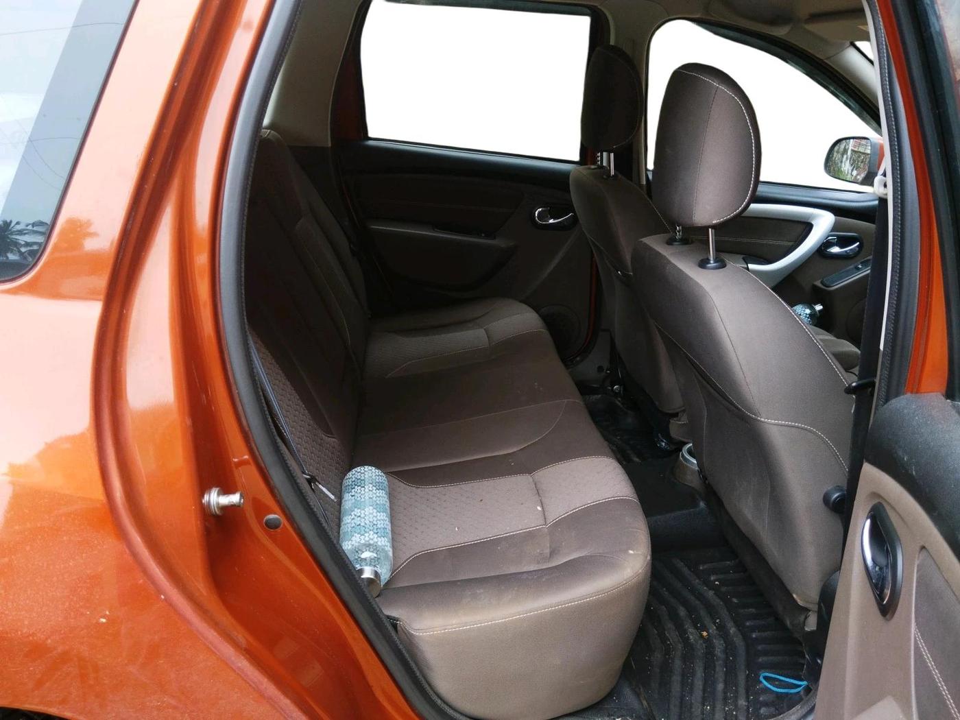 2017 Renault Duster 110 PS RXZ 4X2 AMT DIESEL, Diesel, Automatic, 1,05,954 km, interior