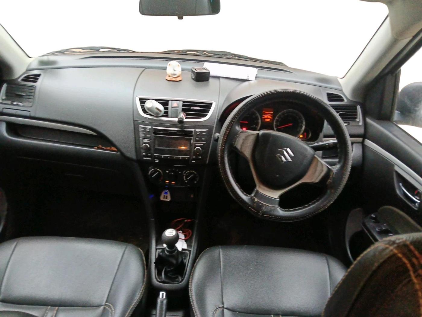 2015 Maruti Swift VXI, Petrol, Manual, 98,150 km, interior