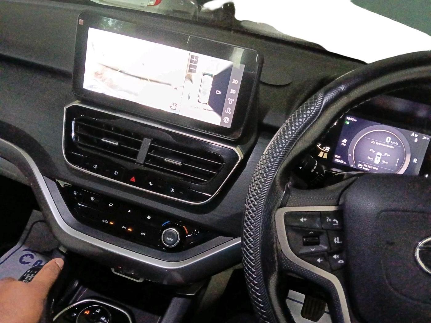 2023 Tata Safari XZ PLUS, Diesel, Manual, 35,848 km, interior