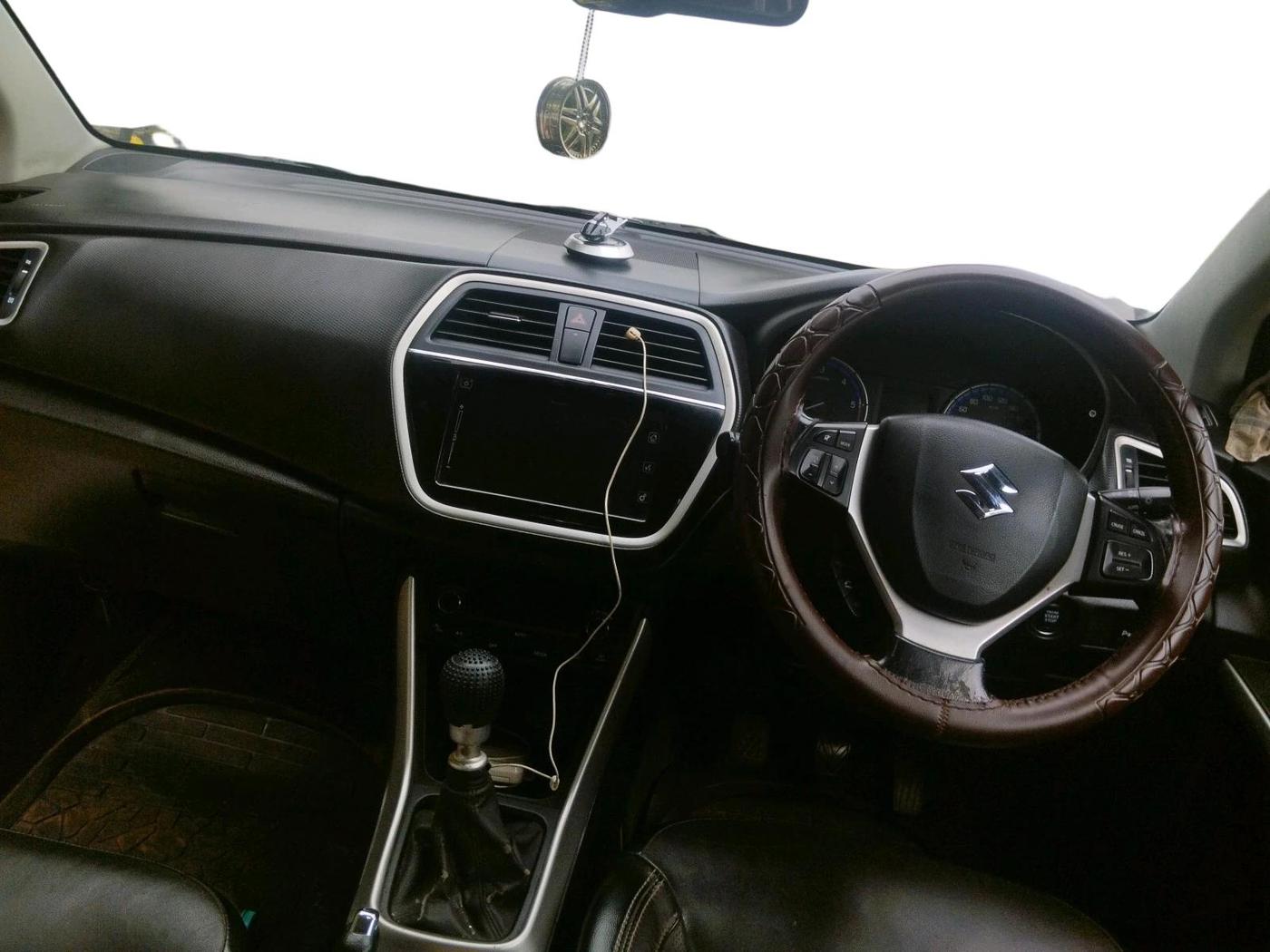 2017 Maruti S Cross ALPHA 1.6, Diesel, Manual, 69,941 km, interior