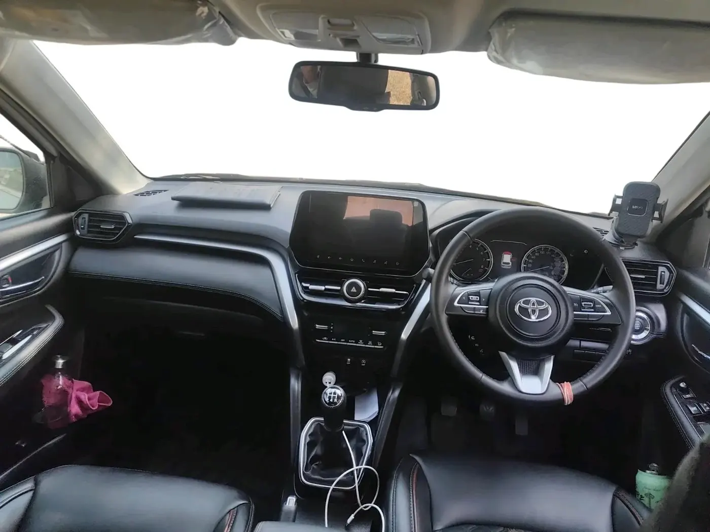 2025 Toyota URBAN CRUISER HYRYDER V NEO DRIVE, Petrol, Manual, 11,682 km, interior