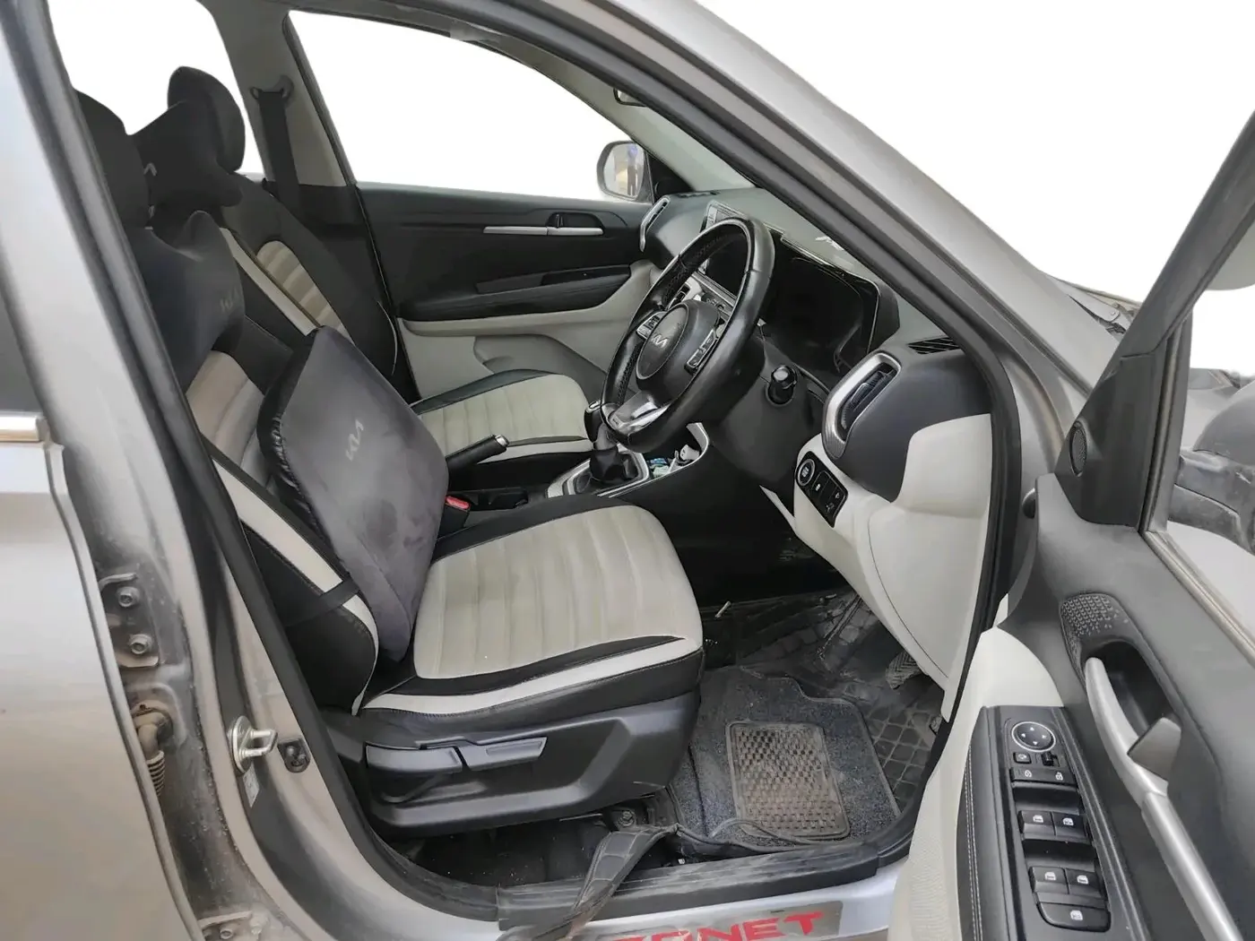 2021 KIA SONET HTX 1.0 IMT, Petrol, Manual, 1,13,000 km, interior