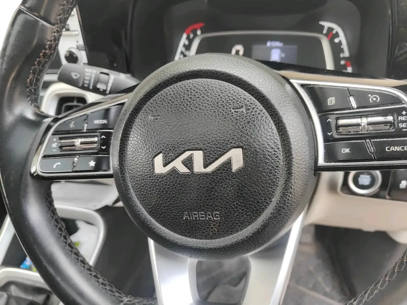 2021 KIA SONET HTX 1.0 IMT, Petrol, Manual, 1,13,000 km, interior