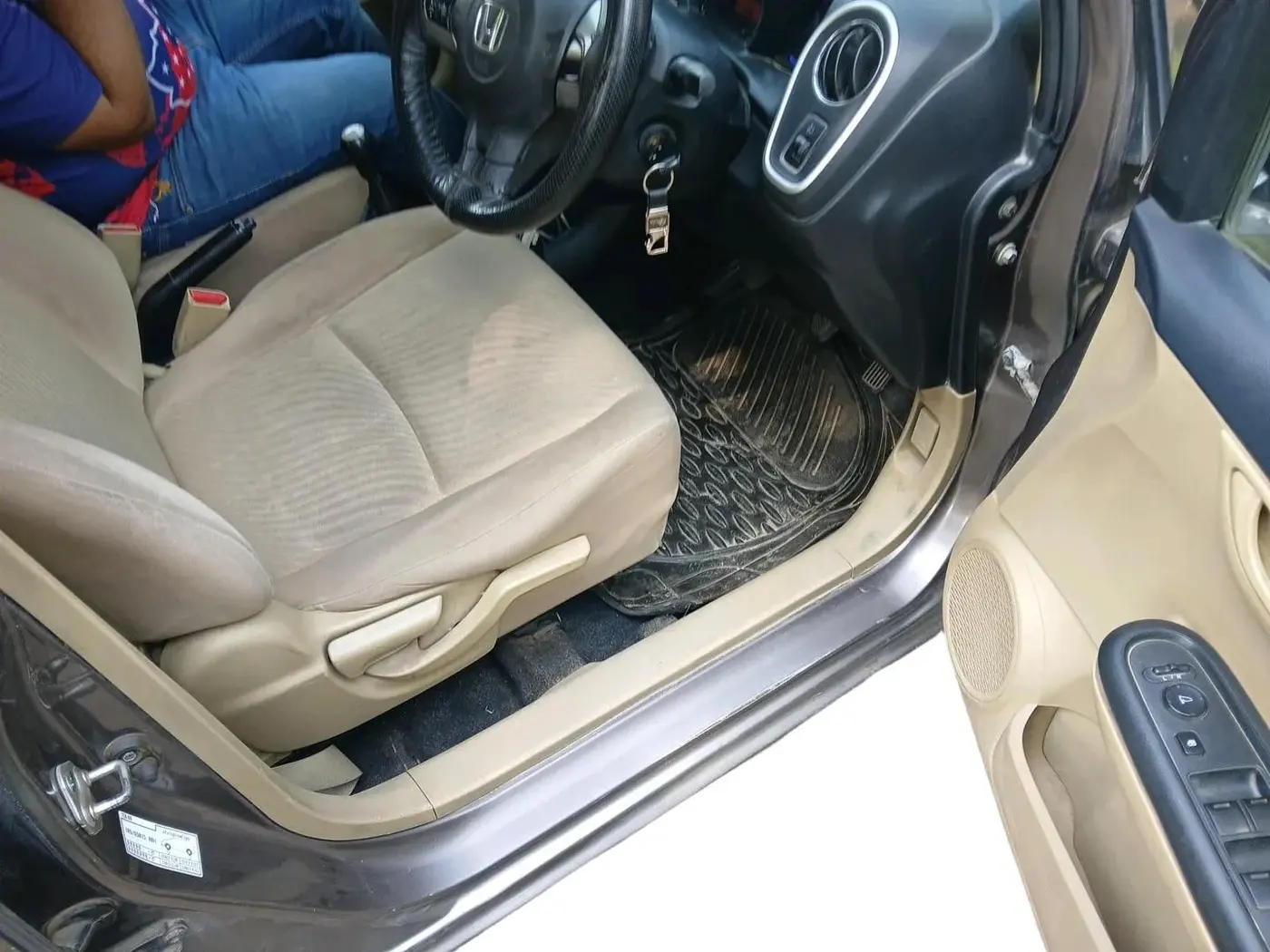 2014 Honda Mobilio 1.5L I-DTEC V, Diesel, Manual, 1,03,886 km, interior