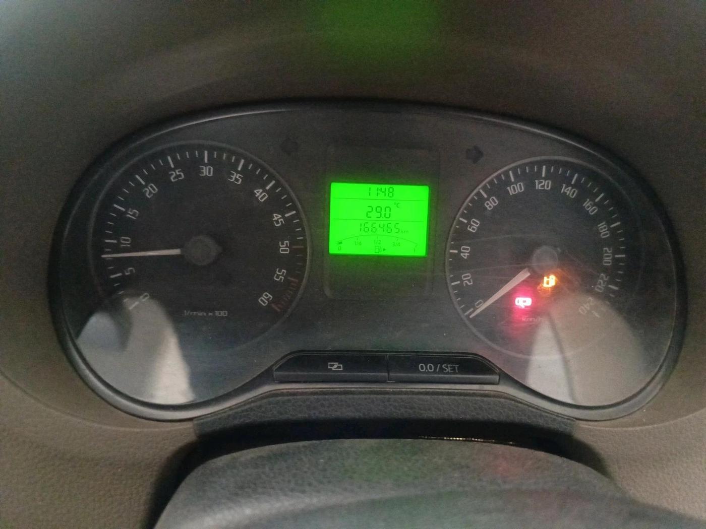2013 Skoda Rapid AMBITION 1.6 TDI CR MT PLUS, Diesel, Manual, 1,66,465 km, interior