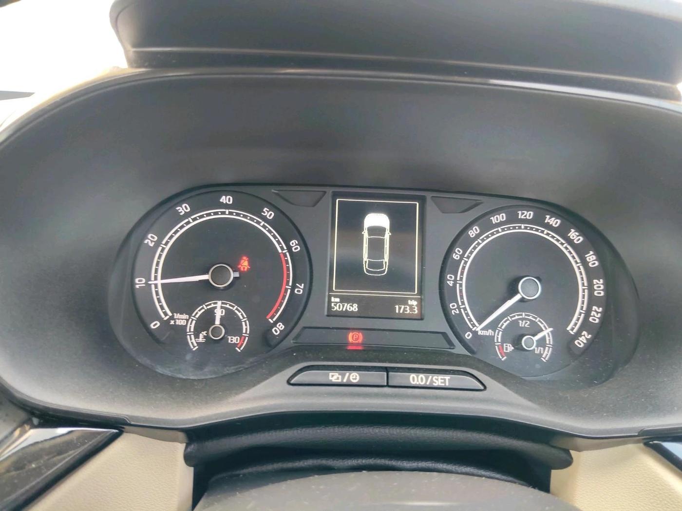 2022 Skoda SLAVIA STYLE 1.0L TSI MT, Petrol, Manual, 50,768 km, interior