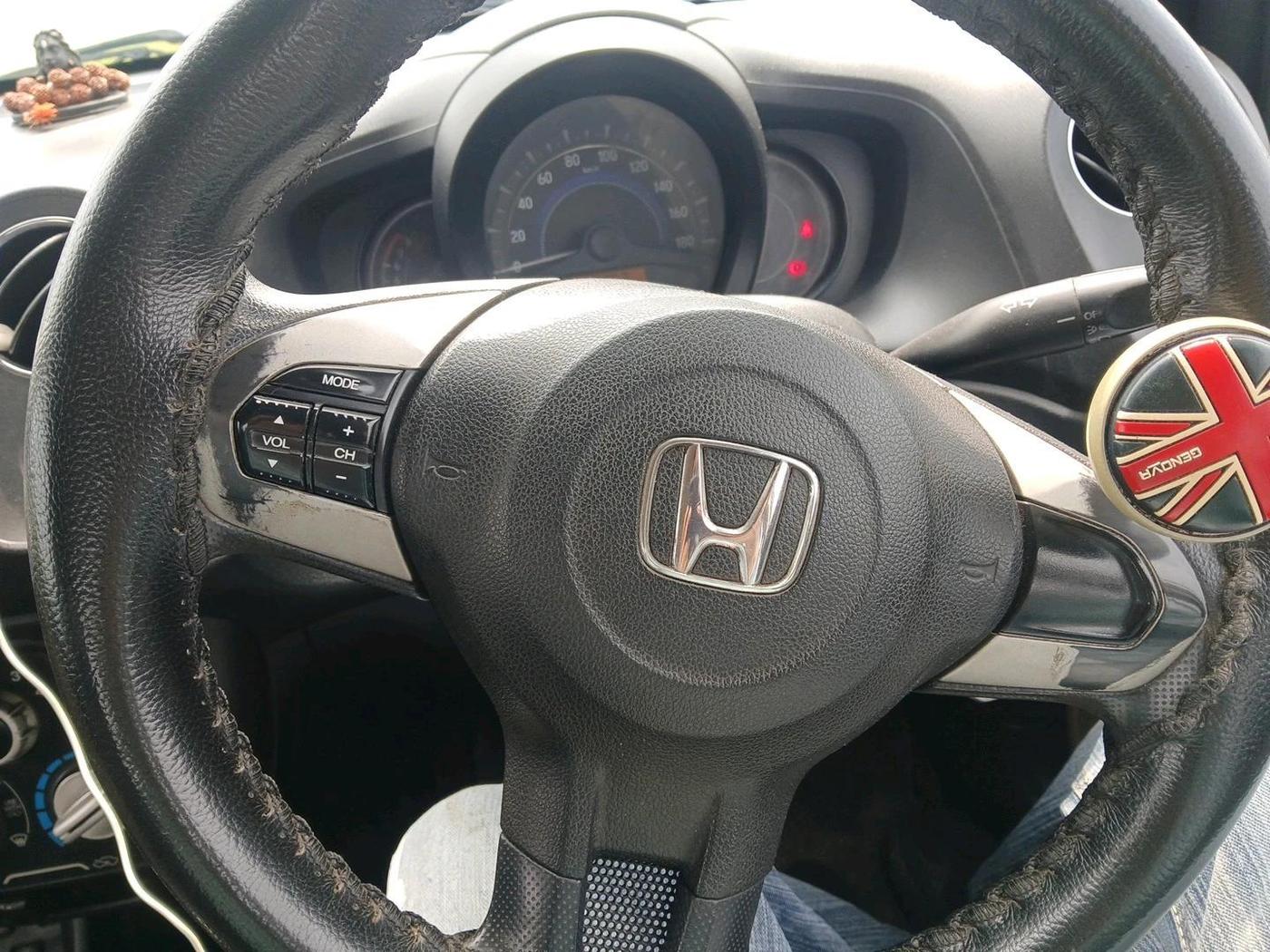 2015 Honda Amaze 1.2L I-VTEC S, Petrol, Manual, 1,02,752 km, interior