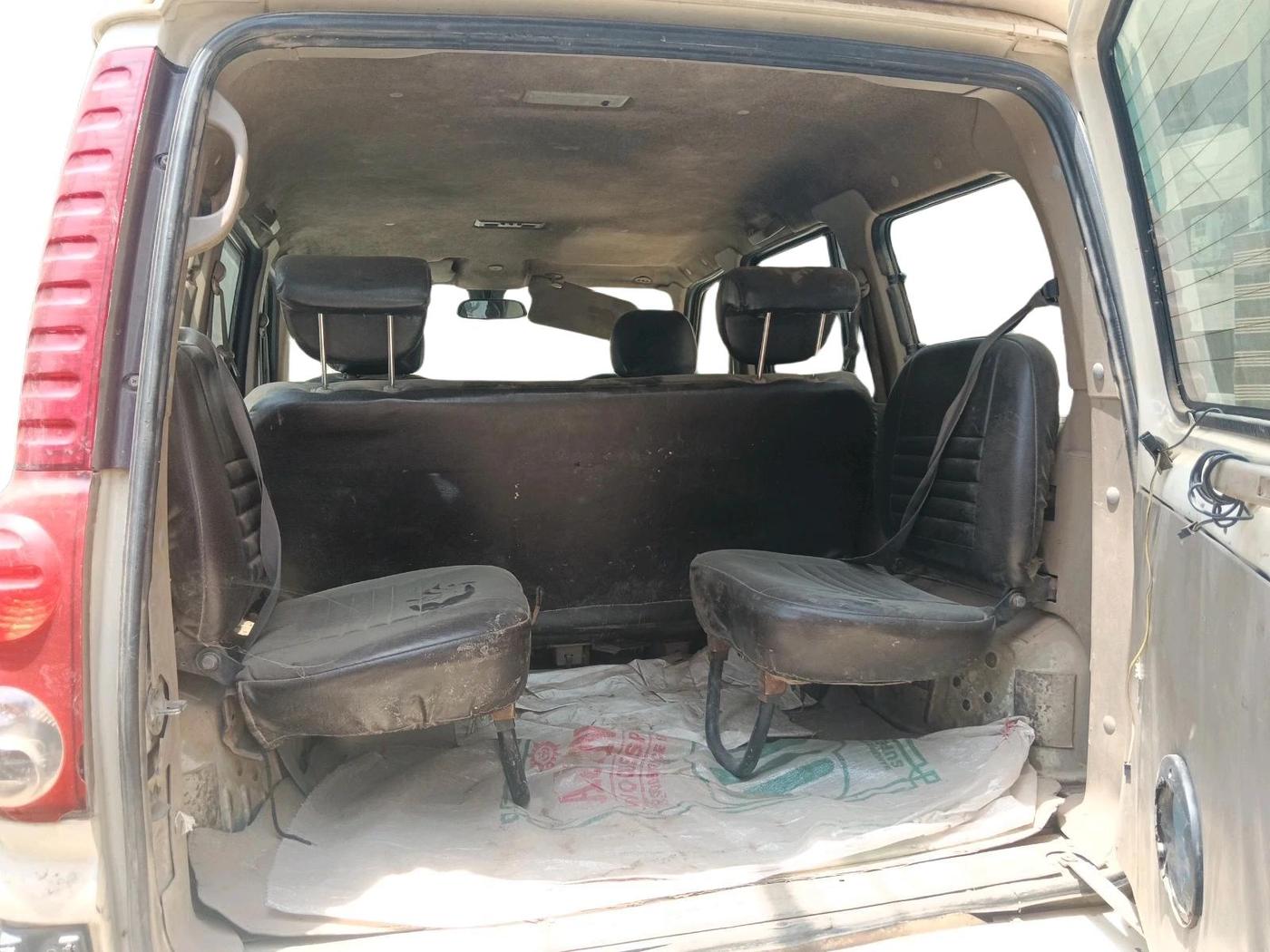 2011 Mahindra Scorpio VLX 2WD, Diesel, Manual, 3,65,000 km, exterior