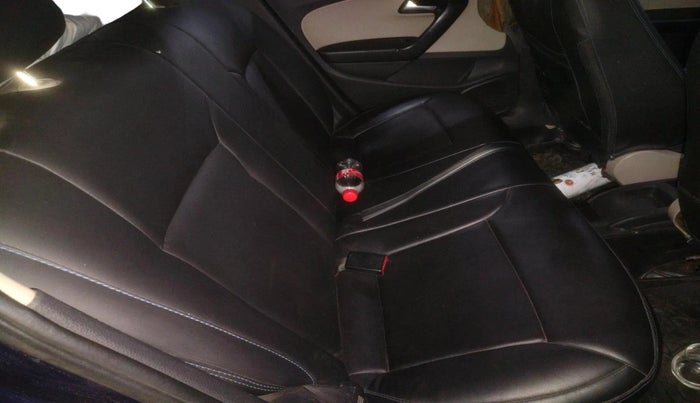 2013 Volkswagen Polo HIGHLINE DIESEL, Diesel, Manual, 1,23,153 km, interior