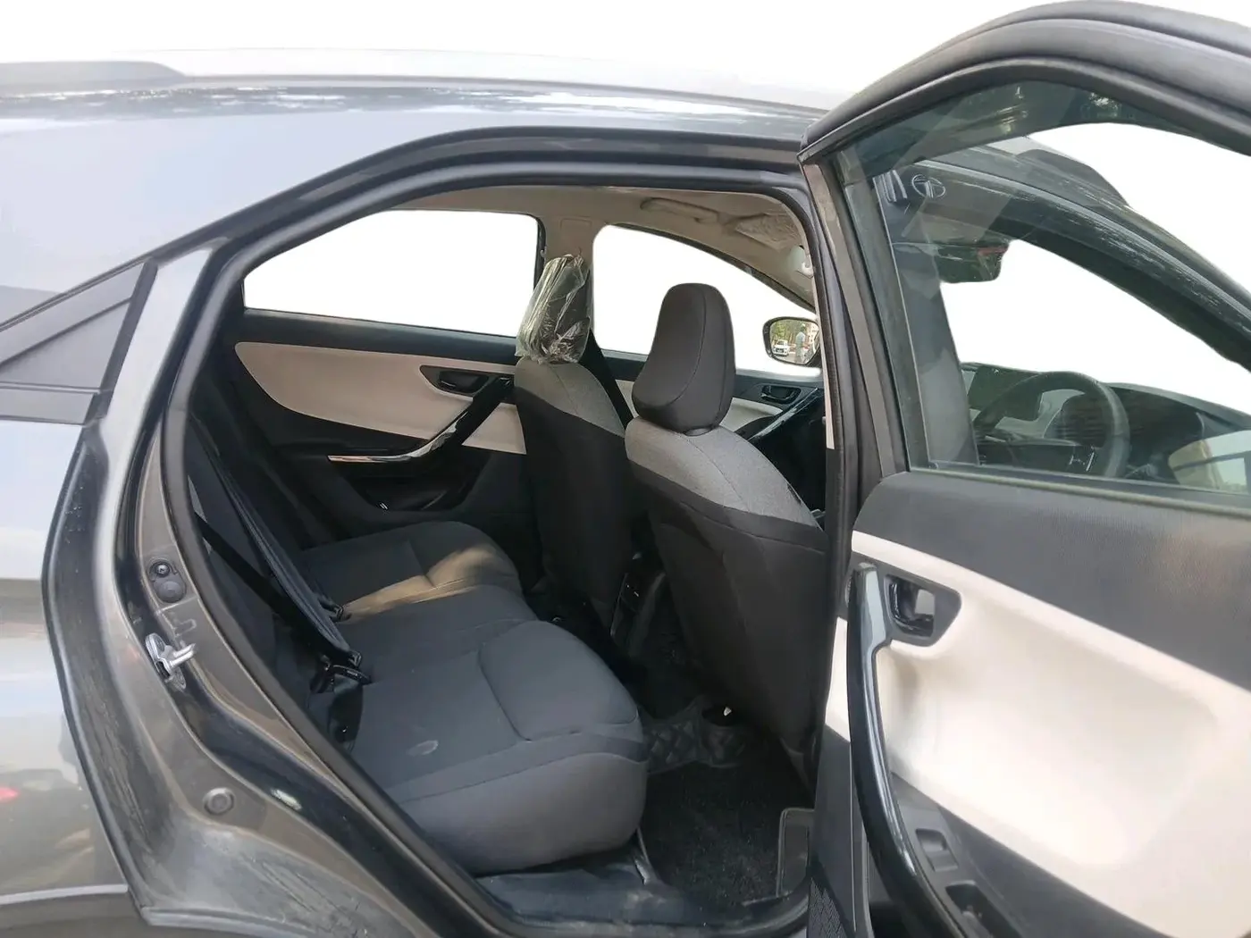2024 Tata NEXON PURE S 1.2 REVOTRON 6MT, Petrol, Manual, 19,016 km, interior