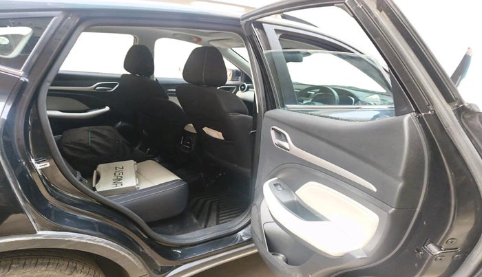 2024 MG ASTOR Select 1.5 CVT (Ivory), Petrol, Automatic, 33,654 km, interior