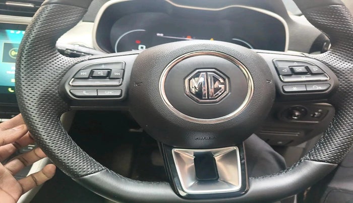 2024 MG ASTOR Select 1.5 CVT (Ivory), Petrol, Automatic, 33,654 km, interior