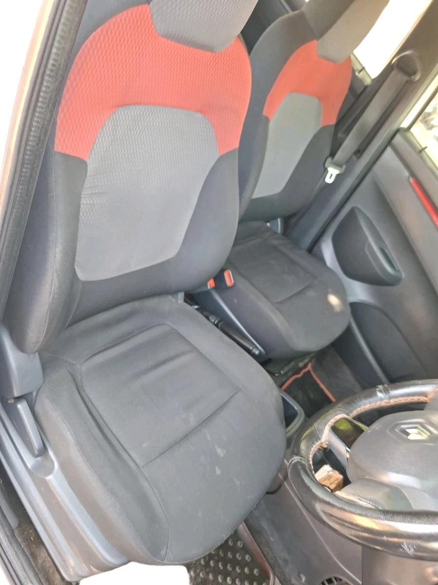 2016 Renault Kwid RXT 1.0 AMT, Petrol, Automatic, 69,141 km, interior