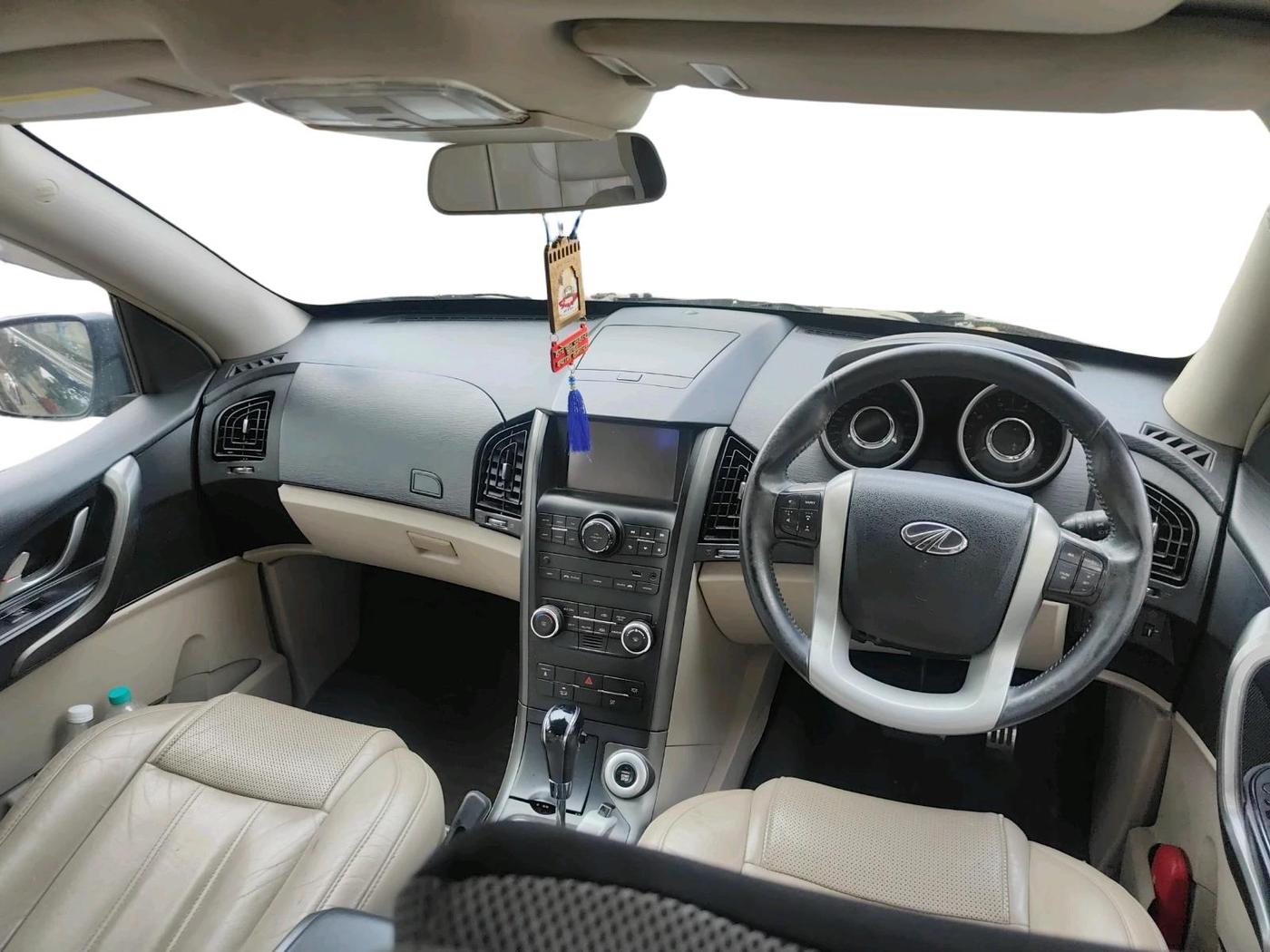 2016 Mahindra XUV500 W10 AT, Diesel, Automatic, 34,365 km, interior