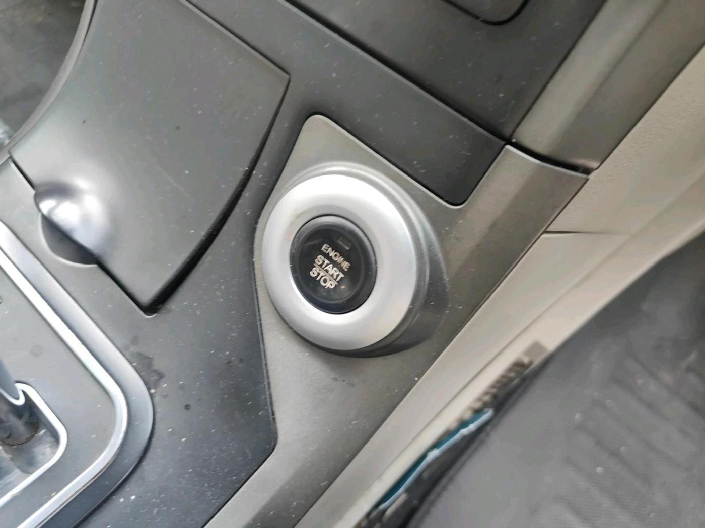 2016 Mahindra XUV500 W10 AT, Diesel, Automatic, 34,365 km, interior