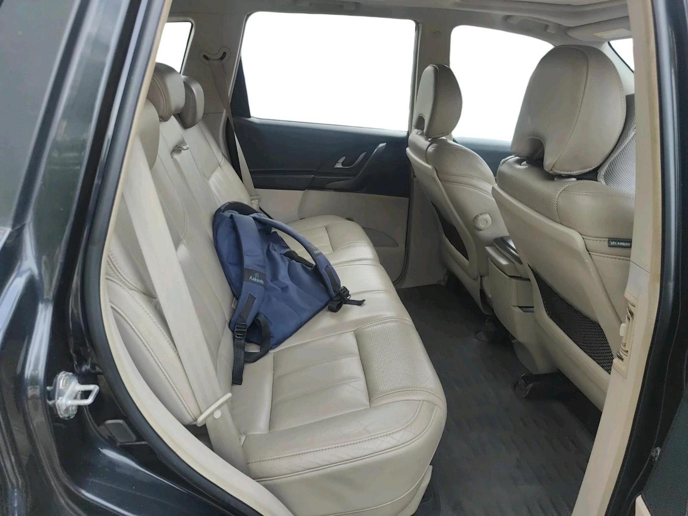 2016 Mahindra XUV500 W10 AT, Diesel, Automatic, 34,365 km, interior