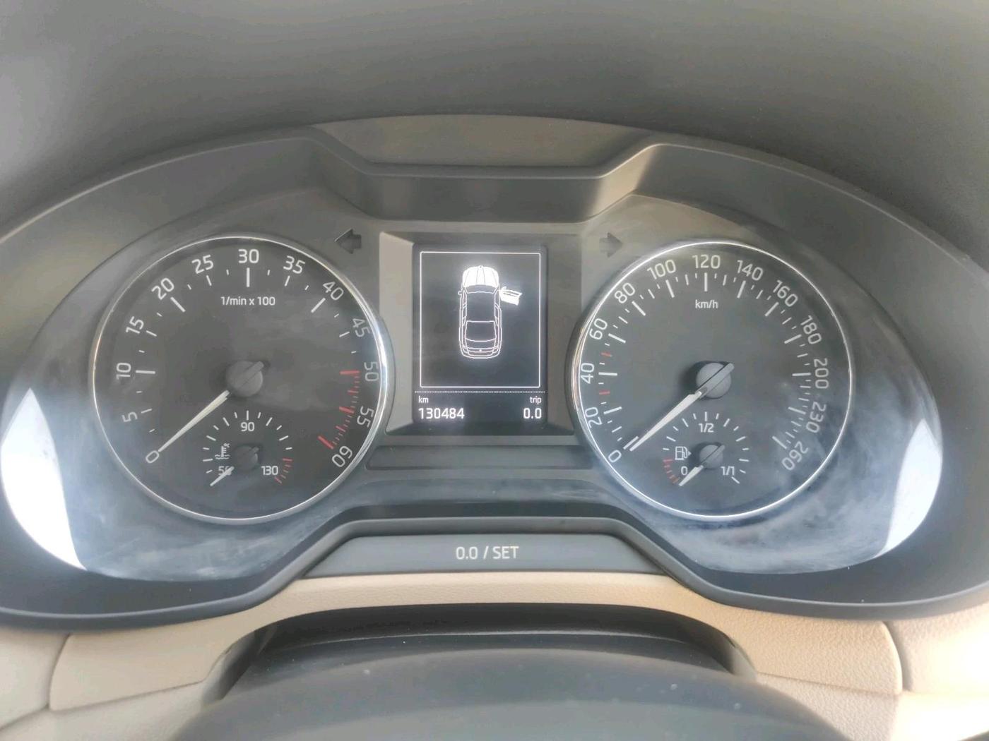 2016 Skoda Octavia 2.0 TDI CR STYLE PLUS AT, Diesel, Automatic, 1,30,484 km, interior