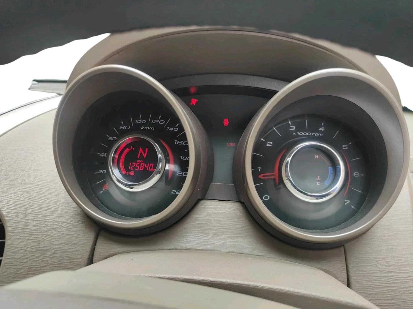 2012 Mahindra XUV500 W8, Diesel, Manual, 1,25,840 km, interior