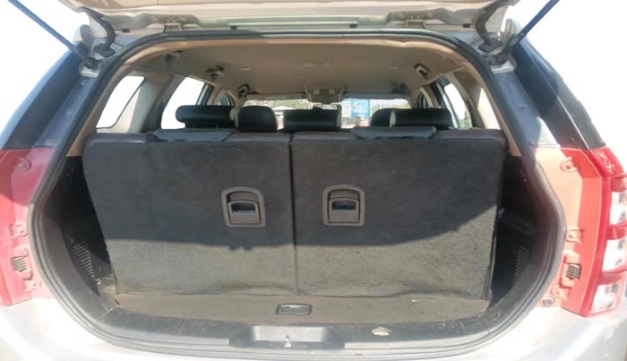 2014 Mahindra XUV500 W6, Diesel, Manual, 2,16,886 km, exterior