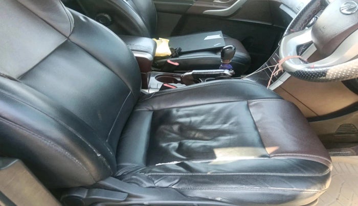 2014 Mahindra XUV500 W6, Diesel, Manual, 2,16,886 km, interior