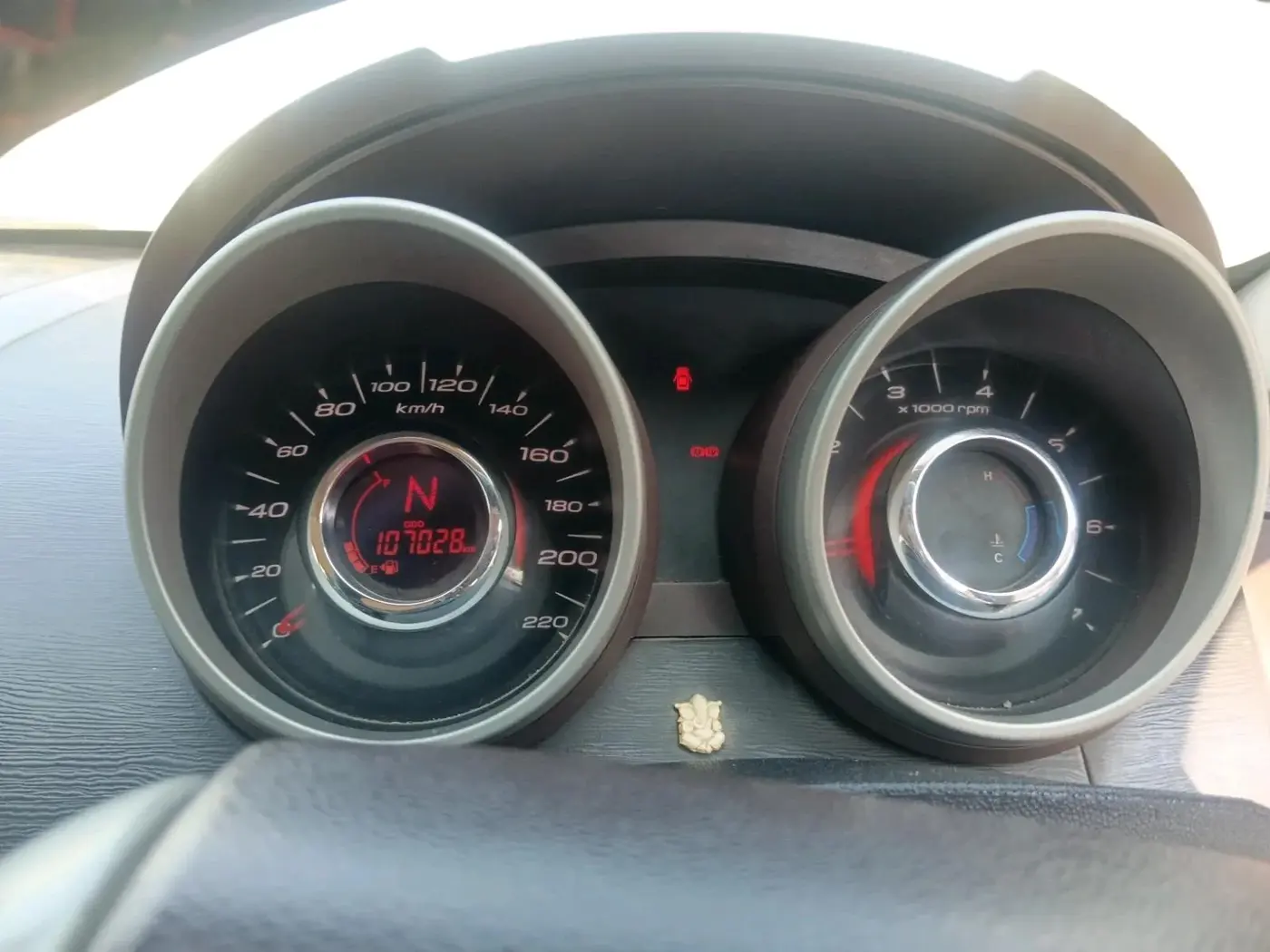 2014 Mahindra XUV500 W6, Diesel, Manual, 2,16,886 km, interior