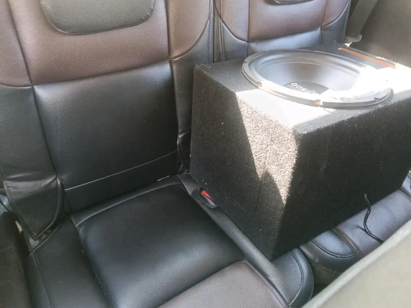 2014 Mahindra XUV500 W6, Diesel, Manual, 2,16,886 km, interior
