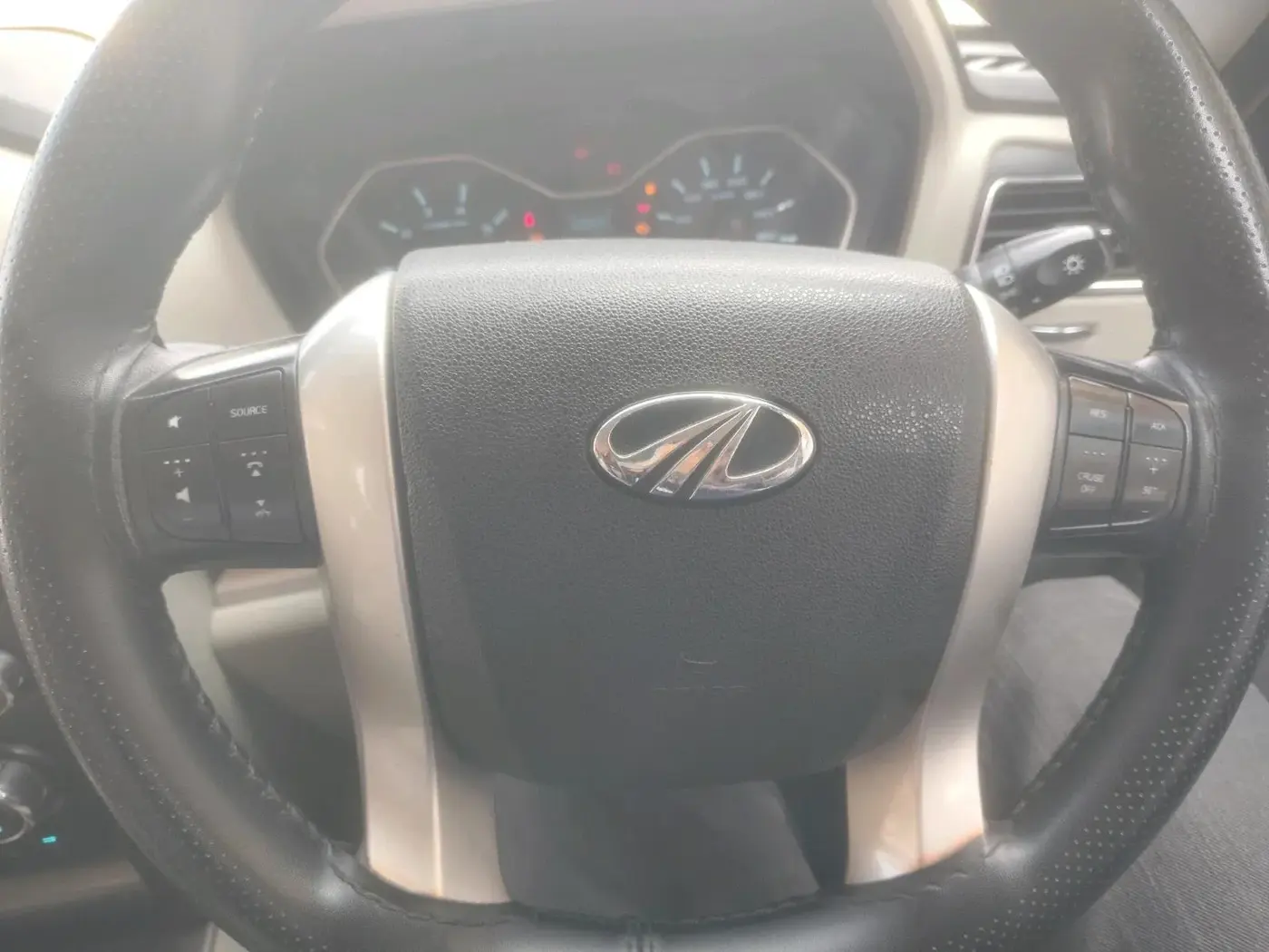 2017 Mahindra Scorpio S10 2WD INTELLI-HYBRID, Diesel, Manual, 94,521 km, interior