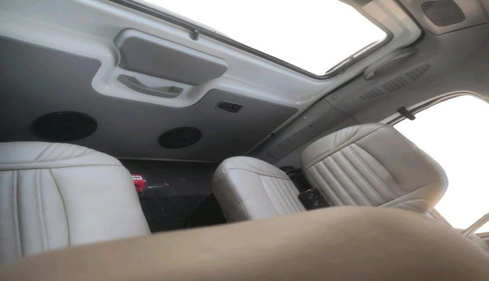 2017 Mahindra Scorpio S10 2WD INTELLI-HYBRID, Diesel, Manual, 92,684 km, interior